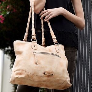 Pristine Condition Bed Stu Waverly  - Sand rustic